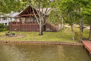 Private Dock & Fire Pit: Cedar Creek Lake Home - Interior