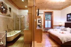 Wilton Manor SOLAR ENERGY - Bathroom
