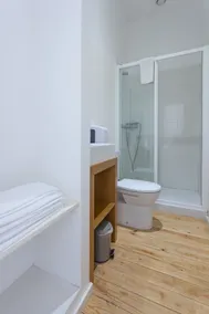 Being Porto Hostel - Bathroom