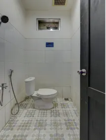 Hotel O near Tugu Simpang Haru formerly Zaara Guest House - Bathroom