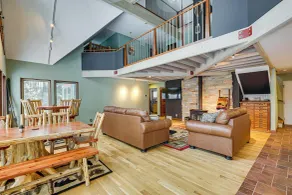 Private Peninsula! Laurel Lake Retreat w/ 3 Piers - Interior