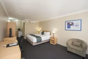 Harbour Sails Motor Inn - Room