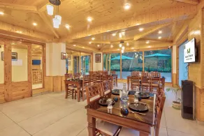 Manali Manor - Restaurant