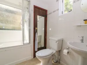Pixie Cottage - Bathroom