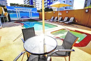 Sails Apartments - Pool
