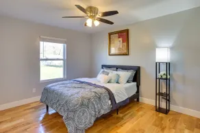 Walk to Boat Ramp: Fenced Home in Jeffersonville! - Innenbereich