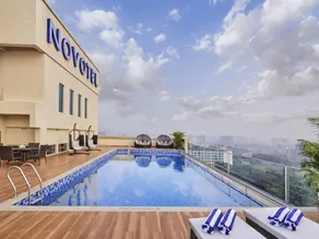 Novotel Mumbai International Airport - Pool