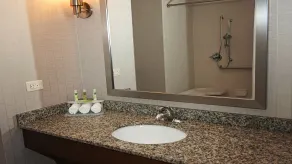Holiday Inn Express Hotel & Suites Wichita Northeast by IHG - Badeværelse