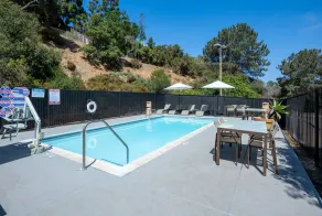 Days Inn by Wyndham Encinitas Moonlight Beach - Piscine