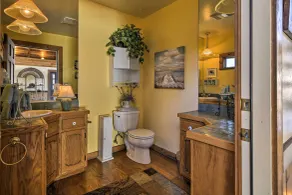Sonora Home on 10 Resort Acres w/ Shared Pool! - Salle de bain