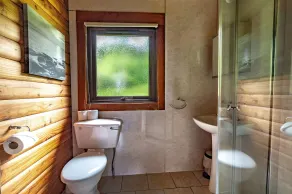 Armadale Castle Cabins - Bathroom