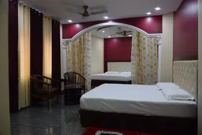 Hotel Sky Blue And Restaurant - Chambre