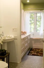 Inn On Columbia - Bathroom