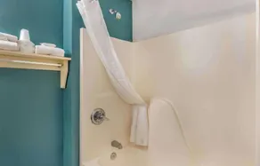 Studio 6 Extended Stay Little Rock Southwest AR - Bathroom