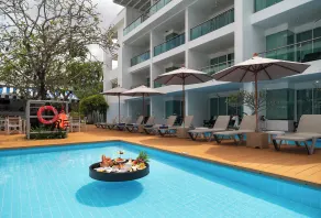 The Old Phuket - Karon Beach Resort - Piscine