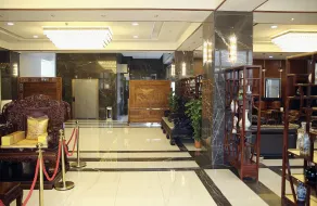 PEACE HOUSE - Lobby
