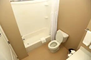 Americas Best Value Inn & Suites-Prairieville - Bathroom