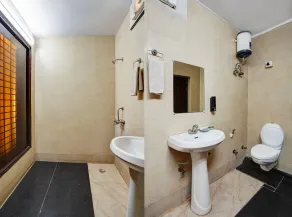 Hotel White at Vasundhara - Salle de bain