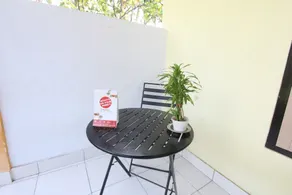OYO Life 93260 Bale Kosan - Reception