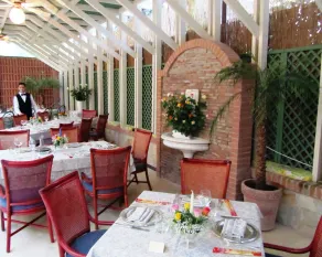 President Hotel - Restaurant