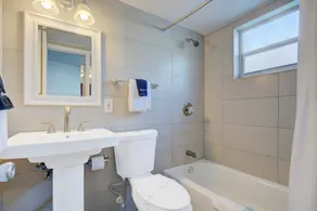 Leeward Motel By Capital O North Miami Beachside - Salle de bain