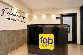 Super Townhouse Fantasea Hotels Near OMR - Reception