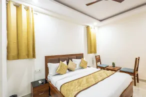 Hotel Gill Comfort Inn - Close to MEDANTA, ARTEMIS AND FORTIS HOSPITAL - Værelse