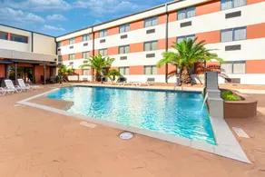 Red Lion Inn & Suites Houston IAH Airport - Pool