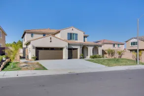 1 Mi to Heritage Lake Park: Duplex w/ Patio! - Interior
