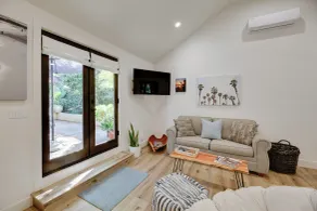 Upscale Whittier Hills Gem: 17 Mi to Disneyland! - Innvendig