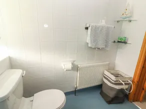 Moybella Lodge - Bathroom