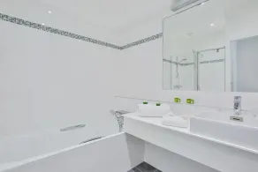 Logis Hotel Royal Saint-Mart - Zimmer