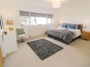 Hendre Wylan - Room