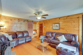 Massachusetts Lake House w/ Dock - Pets Welcome! - Interiör