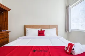 RedDoorz near Ciputra World 3 - Room