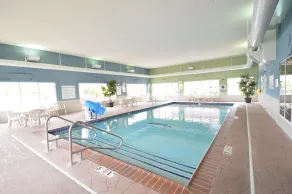 Holiday Inn Express Toledo-Oregon by IHG - Piscine