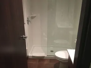 Microtel Inn & Suites by Wyndham Kirkland Lake - Baño