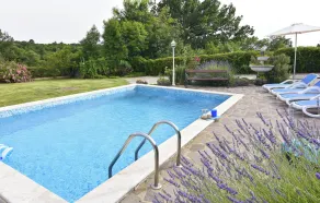 Villa med pool i rolig beliggenhed - Pool