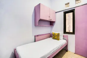OYO Life 91626 Rr Kost Putri Syariah - Zimmer