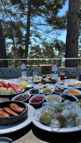 Hukoy Doga Oteli - Bungalov - Restaurante