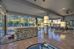 Luxe Phoenix Home: Desert Butte View & Heated Pool - Innvendig