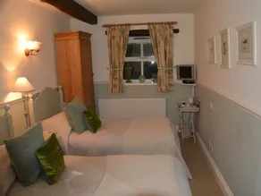 The Castle Arms Inn - Room