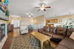 Lakefront Ozarks Home: Tiki Bar, Pool, Deck, Views - Interiør
