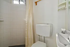 Hearty Center Motel - Bathroom