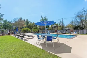 Holiday Inn Express Hotel & Suites Savannah Midtown by IHG - Pool