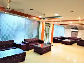 Hotel Sunshine Park -- Near Anand Vihar Railway Station - Hall