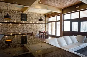 Polys Guest House - Lobby