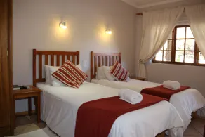 Aan Die Oewer Guest House - Zimmer