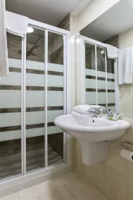 Boutique Urban Madrid Serrano - Bathroom