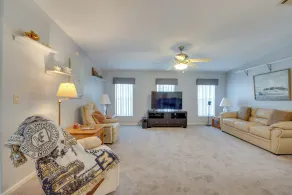 Near Golf & Dining: Wildwood Vacation Rental! - Interiør
